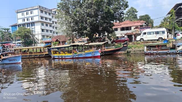 ALAPPUZHA SHIKARA, SMALL SNAKE BOAT, HOUSEBOAT BOOKING SPOT, alappey - Image 1