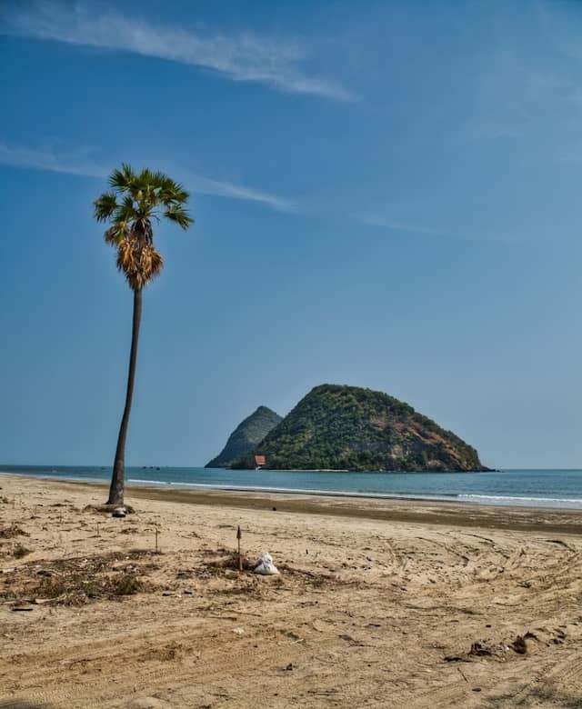 หาดสามร้อยยอด - Image 1