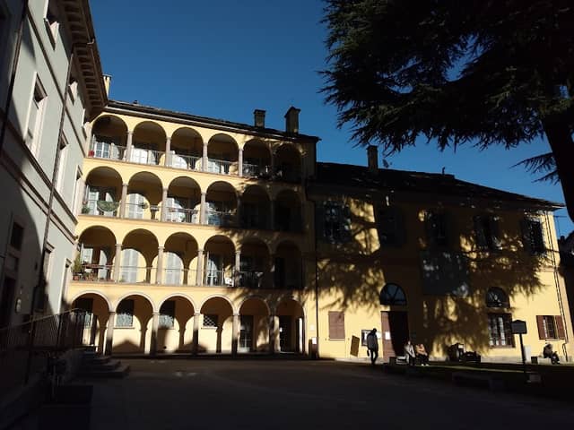 Piazza Rovereto Domodossola - Image 1
