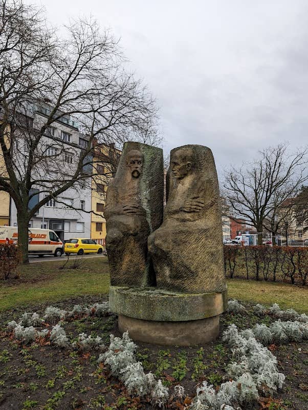 Sousoší Masaryka a Beneše - Image 1