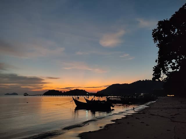Pantai Teluk Kumbar - Image 2