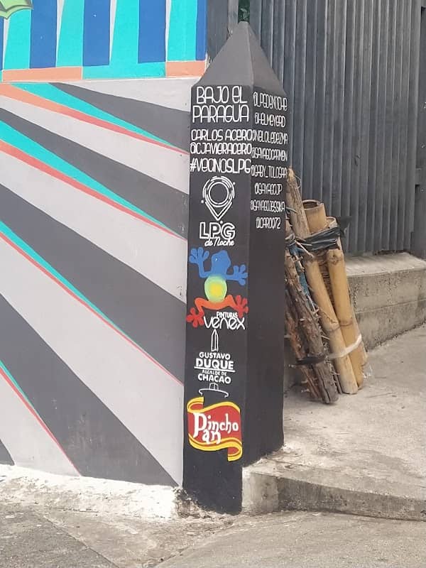 Mural Bajo el Paragua - Image 1