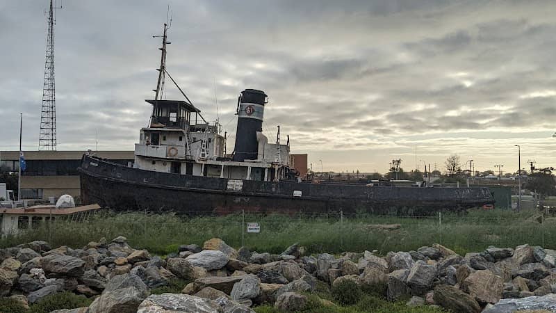 Tugboat Fearless - Image 1