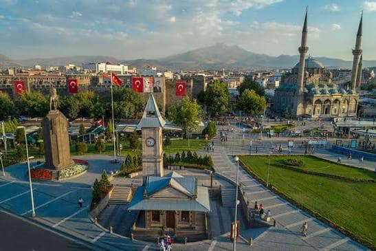 Kayseri Cumhuriyet Meydanı - Image 2