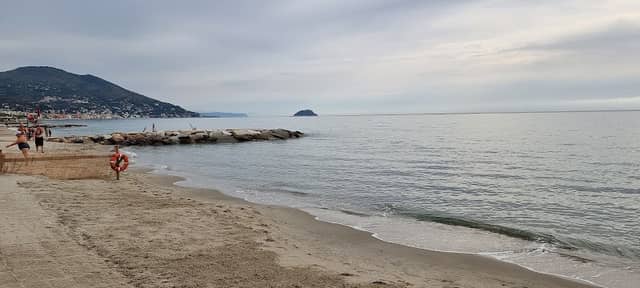 Free beach - Image 2