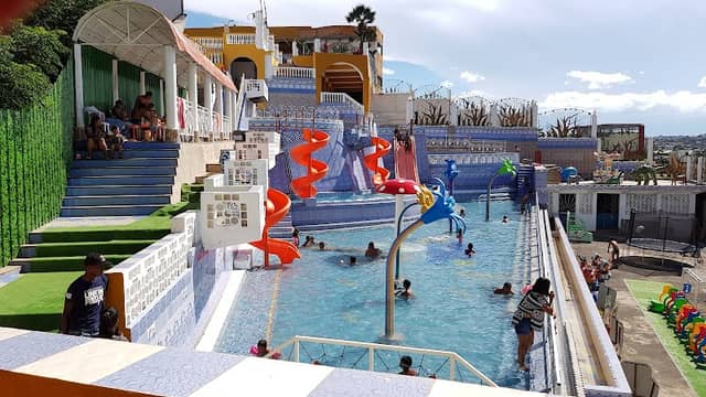 Madagascar Espace Piscine - Image 1