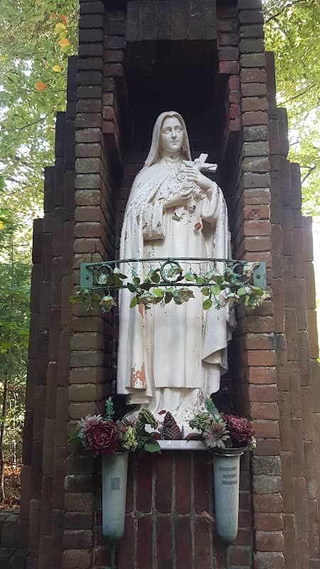 Theresiabos - Image 1