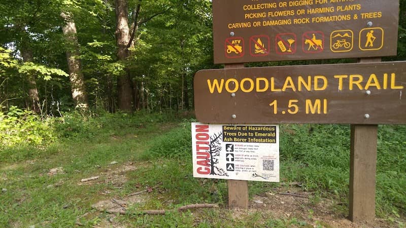 Woodland Trail, trailhead - Image 1