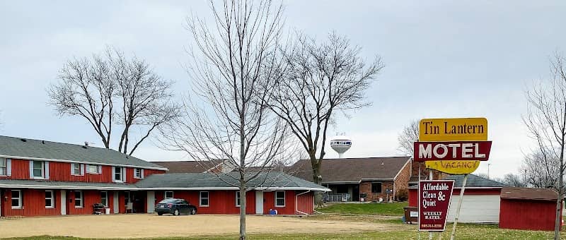 Tin Lantern Motel - Image 1