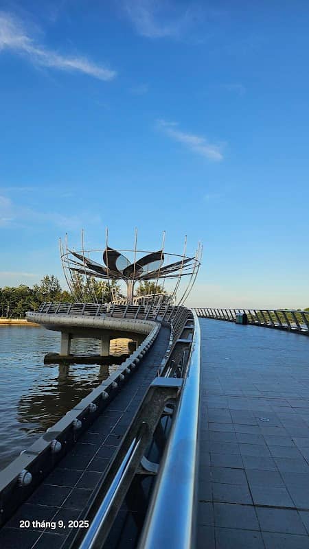 Can Tho Love Bridge - Image 1