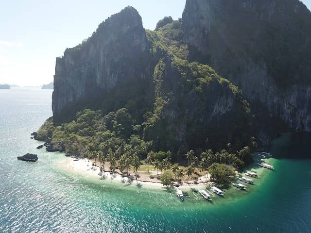 Pinagbuyutan Island - Image 1
