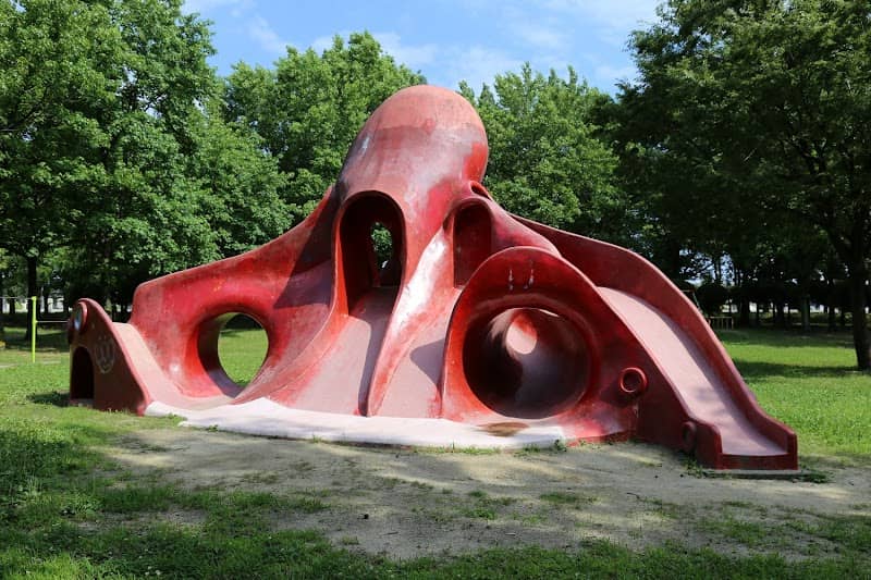 Inaeihigashi Park - Image 3