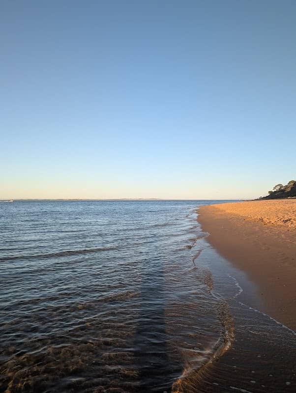 Yellow sand beach - Image 1