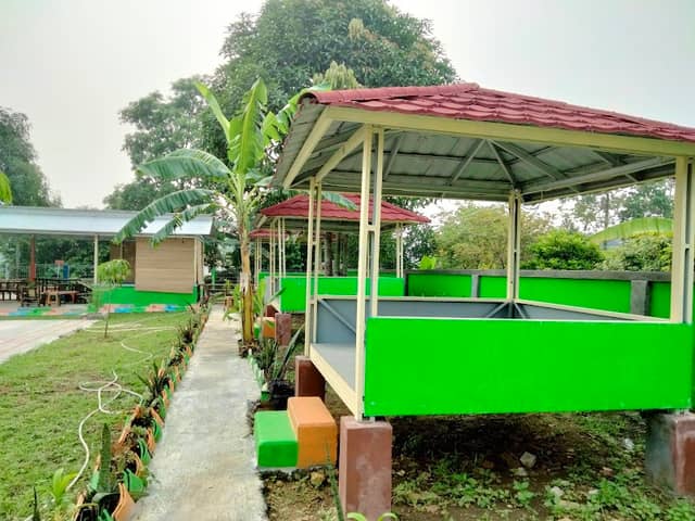 Kolam Renang Mirah Jaya & Resto Simpang - Image 1