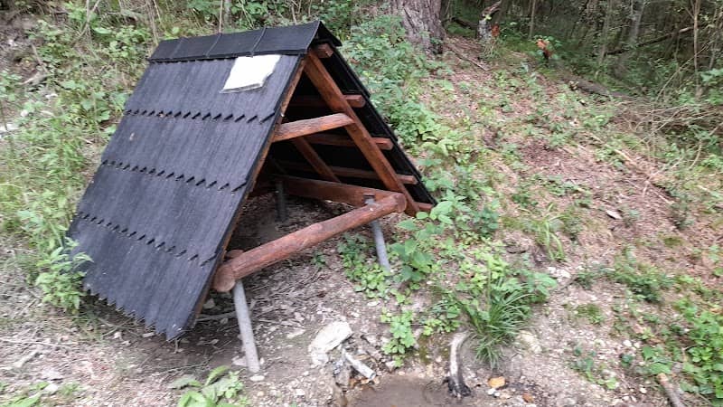 Studnička na chodníku Zdenka Hochmutha na Čebrať - Image 1