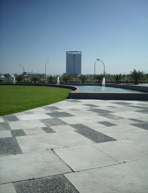 Plaza Bicentenario Los Jazmines I - Image 1