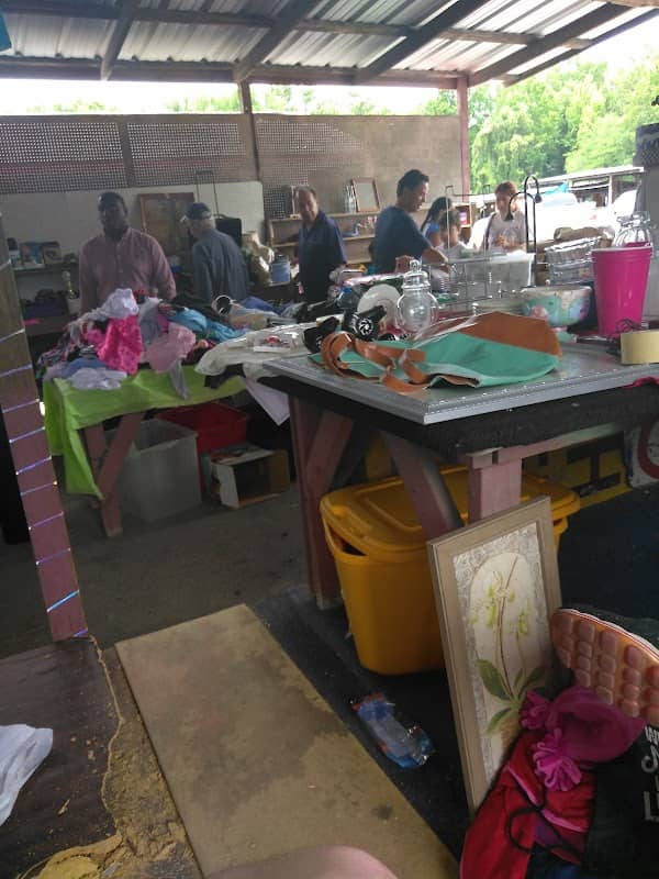 Bill's Flea Market - Image 2