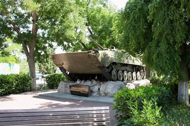 Boyevaya Mashina Pekhoty Bmp-1, Pamyatnik - Image 2