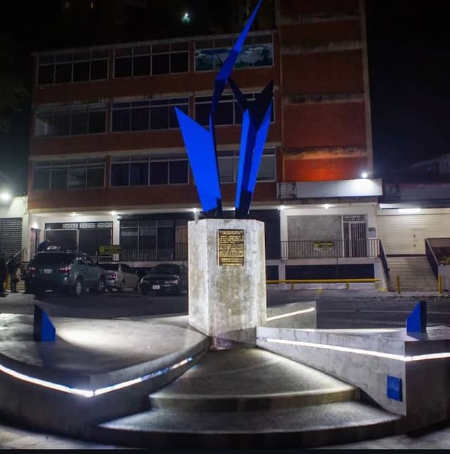 Escultura "Geometría del Alma" - Image 1