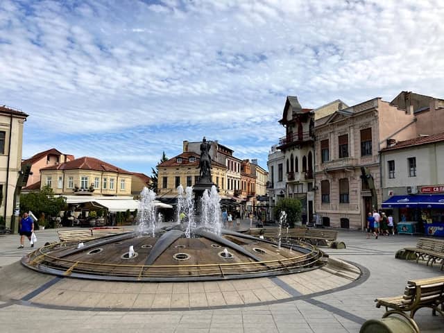 Magnolia Square - Image 1