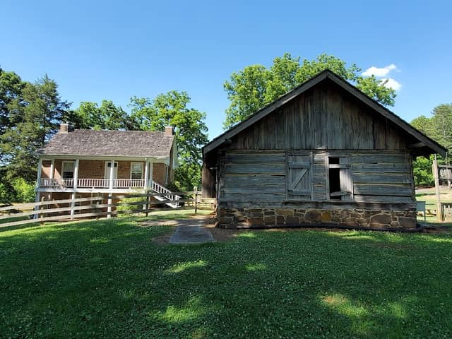 Clisby Austin House - Image 3