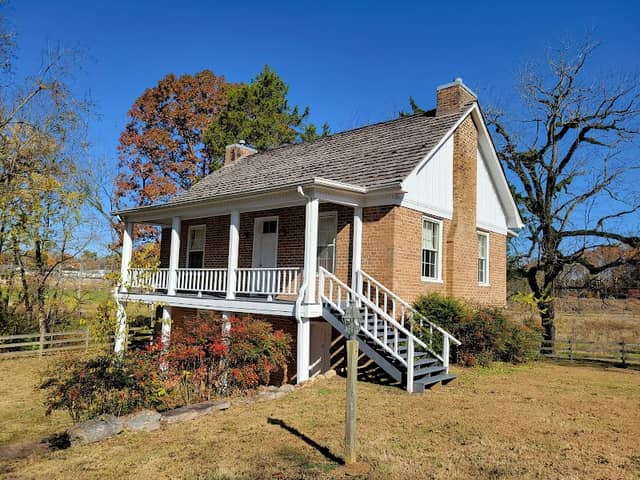 Clisby Austin House - Image 1