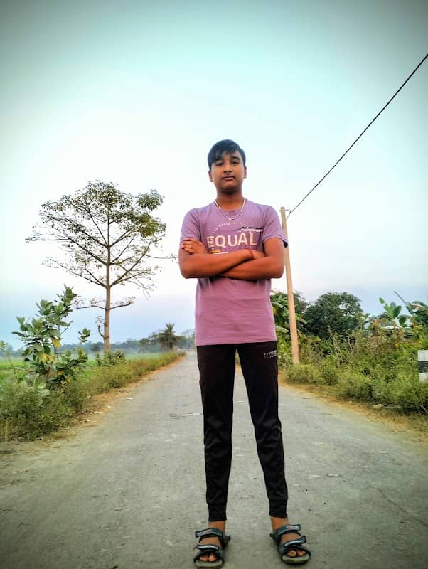 বট তলা - Image 1