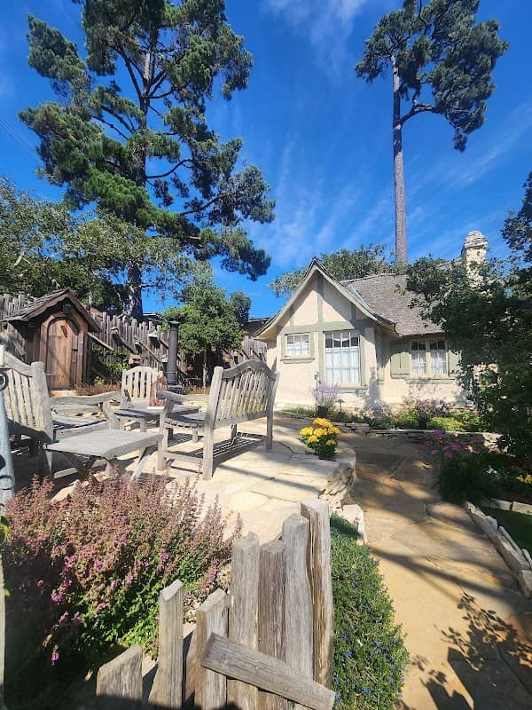 Hansel and Gretel Cottages - Image 1
