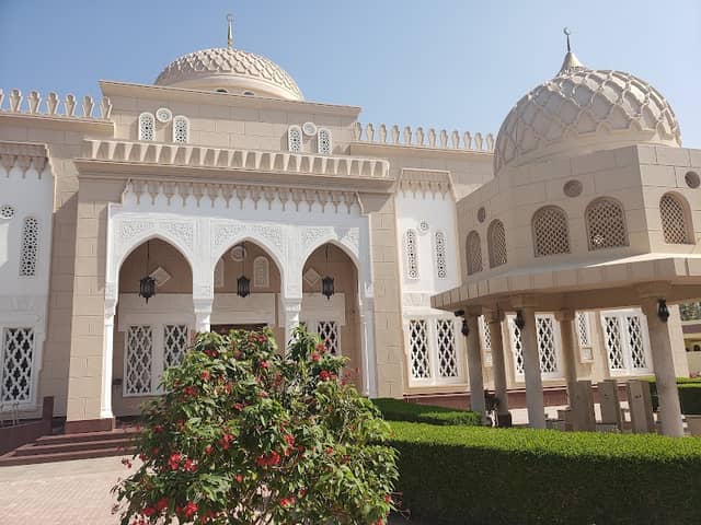 Jumeirah Mosque - Image 1