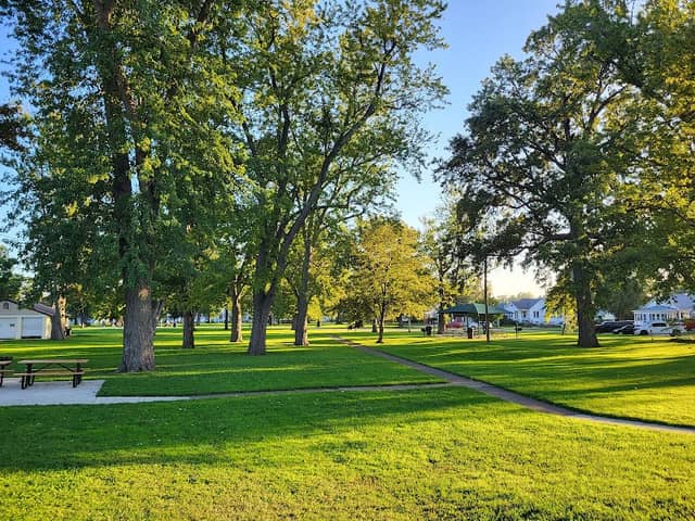 Lakeview Park - Image 2
