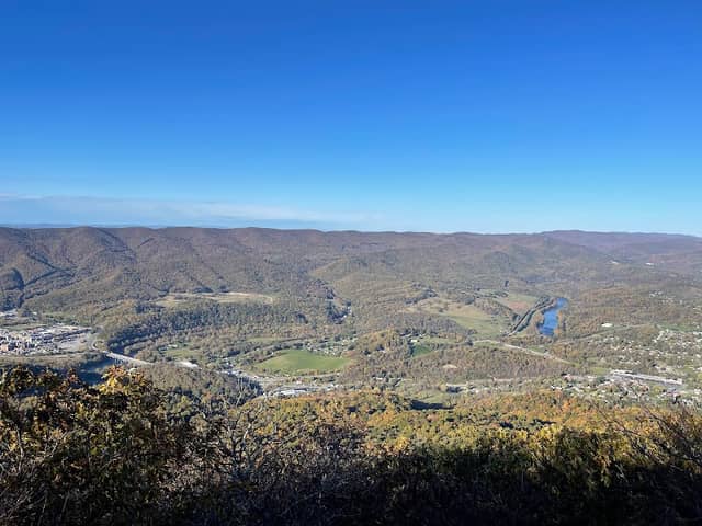 Angel's Rest Trailhead - Image 2