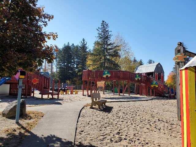 mesick village park - Image 1