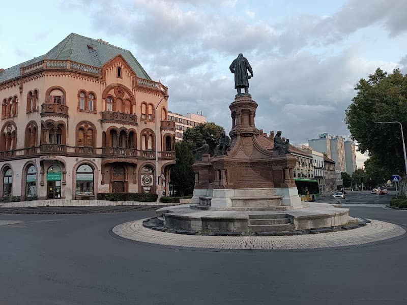 Vilmos Zsolnay Statue - Image 2