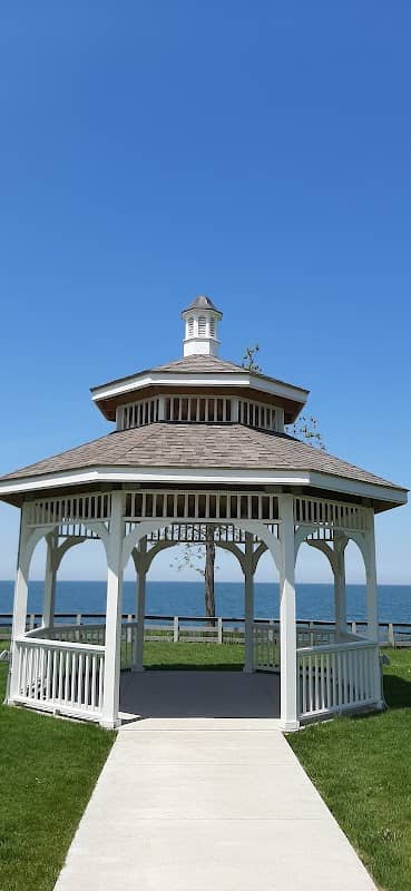 Veterans' Memorial Park - Image 1
