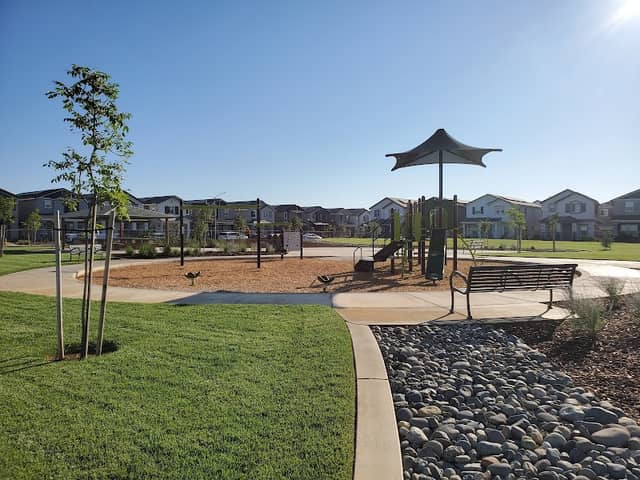 Aura Park - Image 1