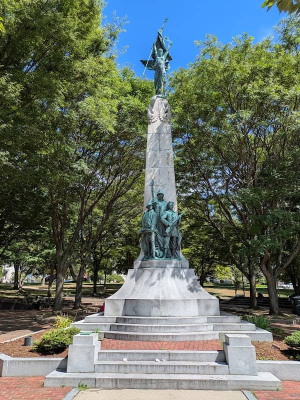 Victory Park - Image 1