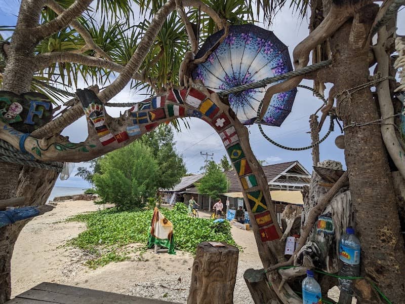 Bintang Beach Tree House - Image 1
