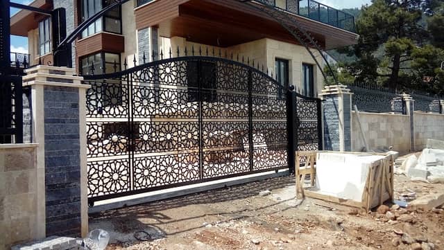 Saha - Image 2
