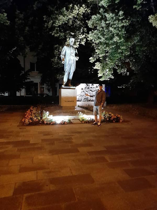Statue Tomáše Garrigue Masaryk - Image 2