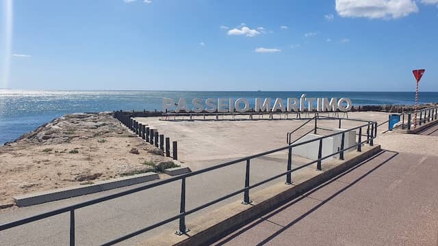 Passeio Marítimo Sign - Image 1