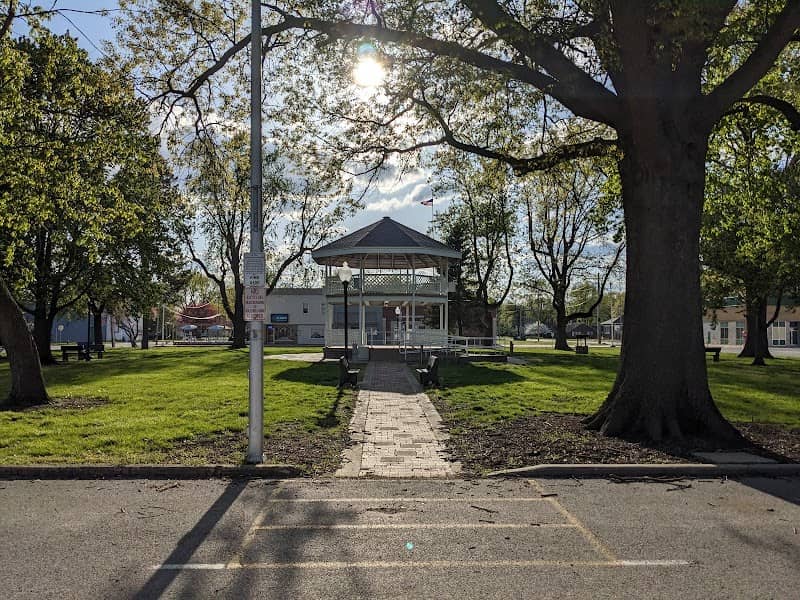Auburn Square - Image 2