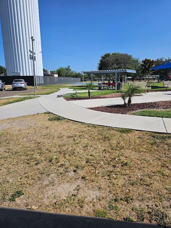 Dr. Gilberto Diaz Park - Image 2