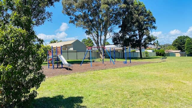 Henty Park - Image 1