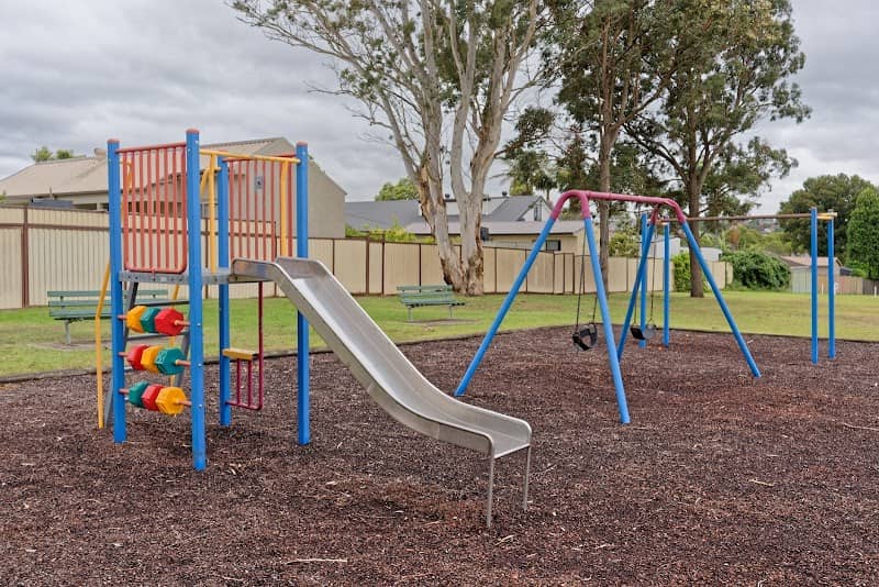 Henty Park - Image 2