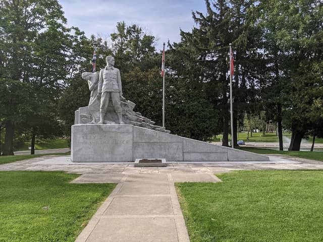 Welland Crowland War Memorial - Image 2