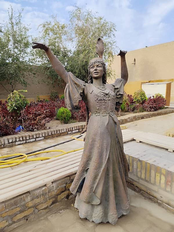 Statue of Uzbek dancer - Image 1