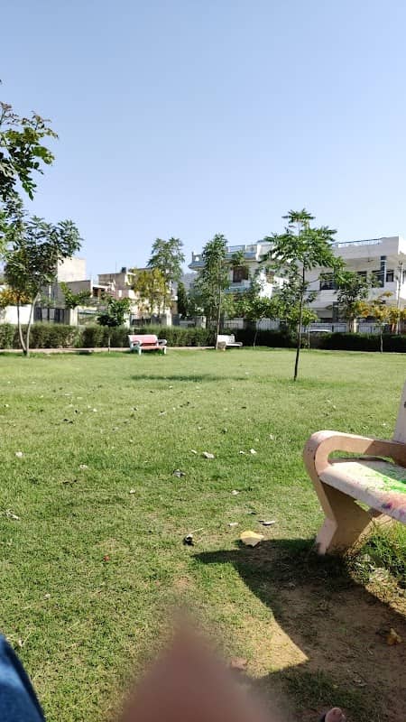 Choudhary Charan Singh Park - Image 1