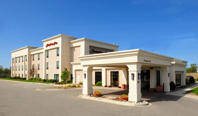 Hampton Inn Tomah - Image 1