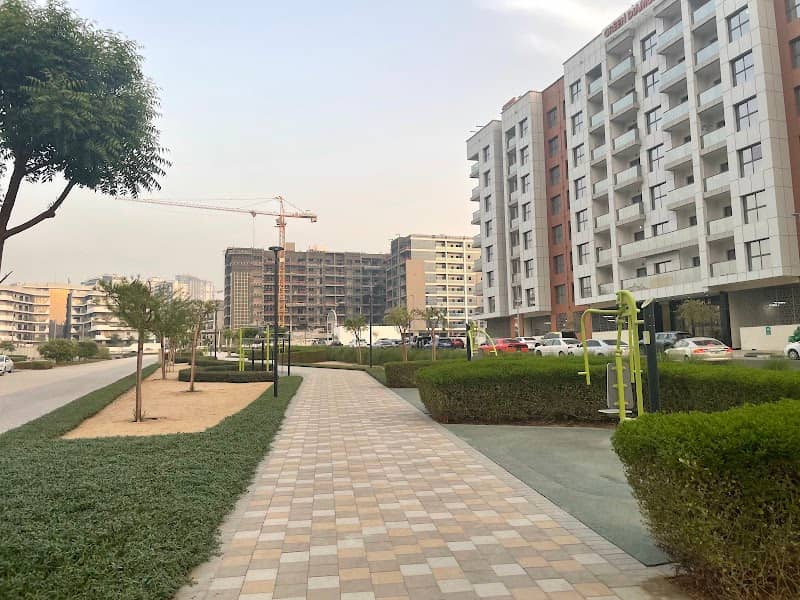 Public park - Image 1