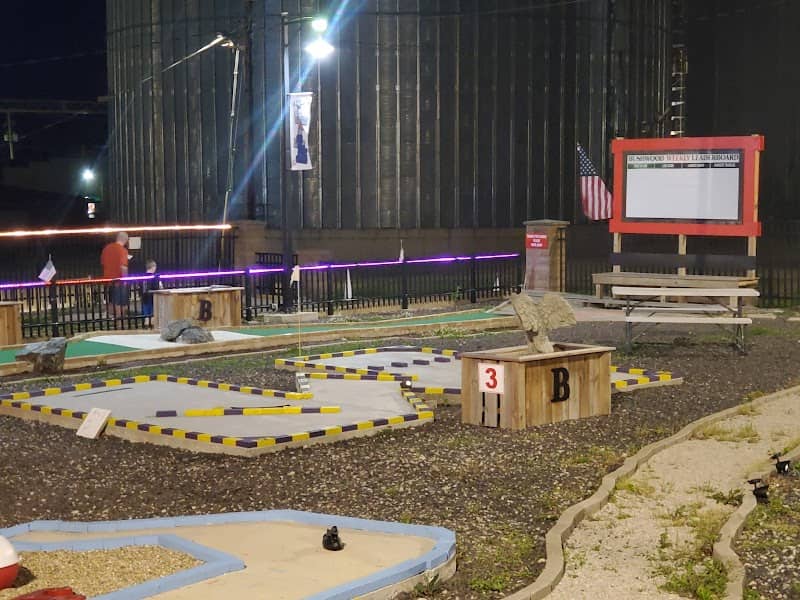 Bush Wood miniature golf - Image 1